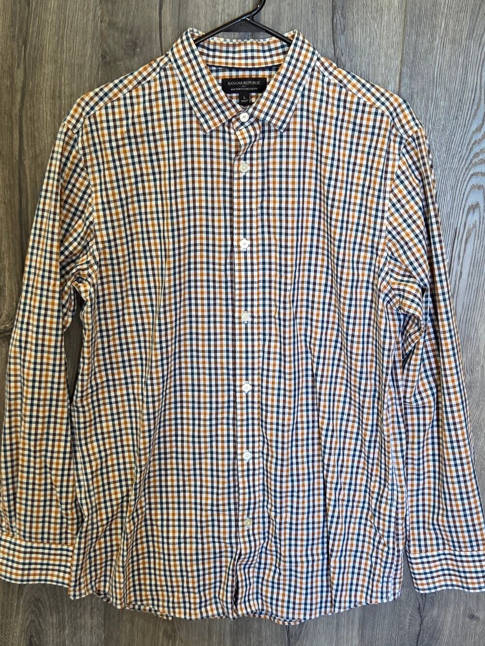 Banana Republic Men’s L Non-Iron Standard Fit Check Woven Long Sleeve Button-Up